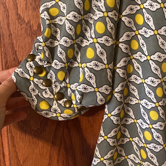 Nostalgia 3/4 Sleeve Blouse - Picture 3 of 5